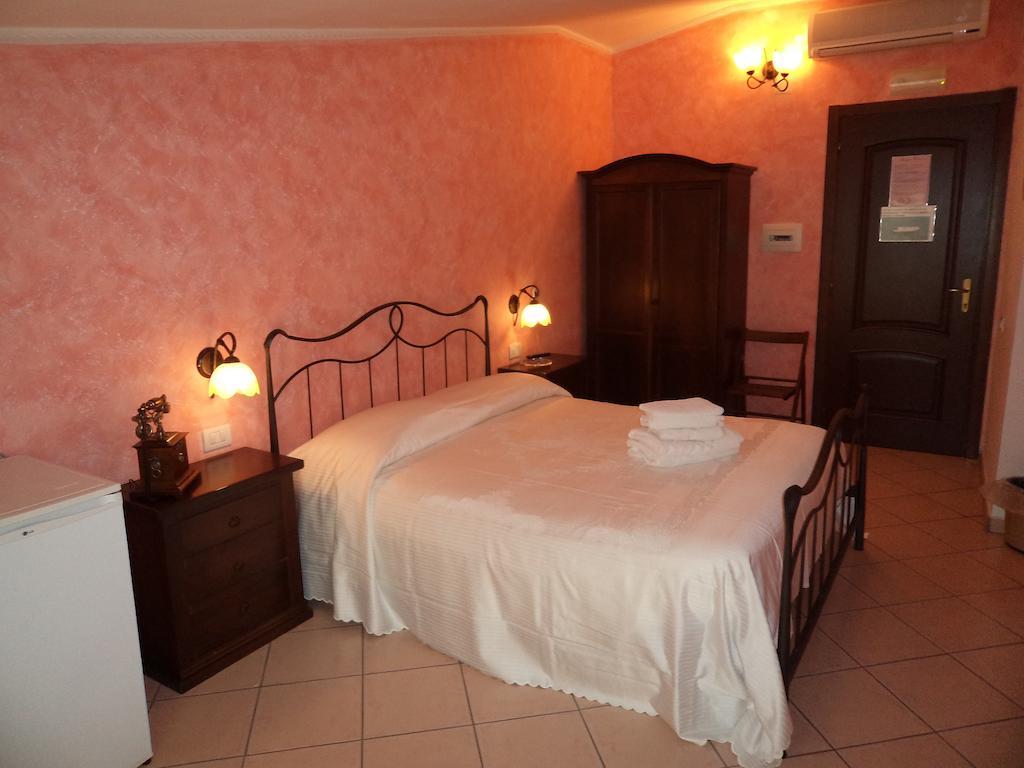 Albergo Tirreno Марина-ді-Камерота Номер фото